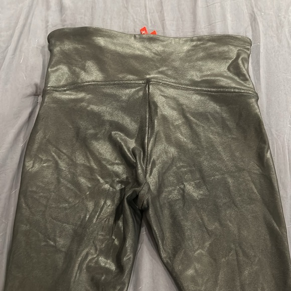 Spanx faux leather pants - Picture 4 of 6